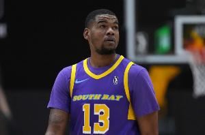 媒体人：梅森-琼斯收到CBA球队报价是90万美金 他为保持状态选NBL