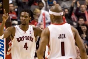 维拉纽瓦：猛龙时期的波什是穷人版KG 他很全面&超有技巧