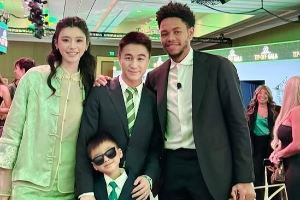 奚梦瑶逆天大长腿夺目！绿军小老板何猷君晒与“表弟”西蒙斯合影