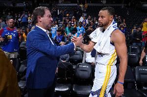 拉科布:我接手前勇士往前数40年都没成功过 17年里就一次季后赛