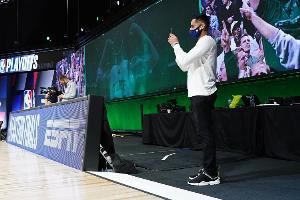 Shams:经常被威胁“你敢发这个我就干死你” 但还没真的被打过