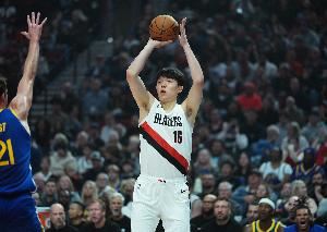 媒体人：职业球员不能长时间不打比赛 下放能检验下瀚森训练成果