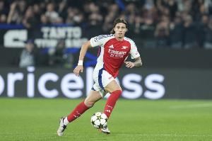 罗马诺:卡拉菲奥里因伤离开国家队,枪手预计球员下周可恢复出场