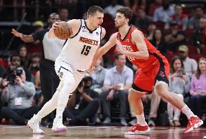 申京约基奇哪个难防?小卡特:对位申京不艰难 约基奇是另一个级别